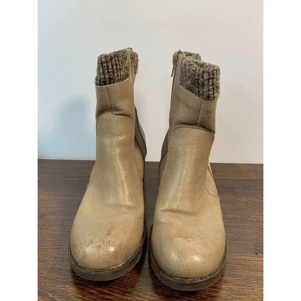Baretraps Women's Danette Chunky Heels Sock Knit Tan Ankle Boots Size 8